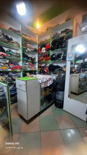 عکس مغازه لباس فروشی