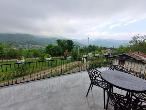 عکس کلبه سوئیسی کاج