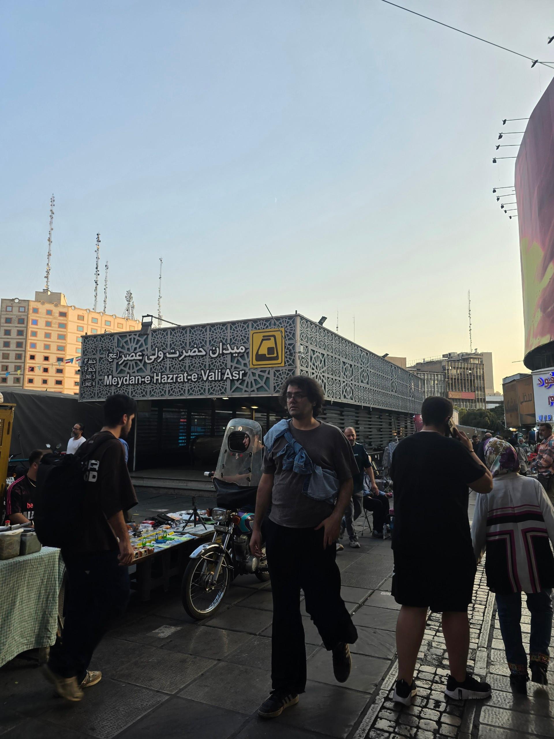 عکس میدان ولیعصر