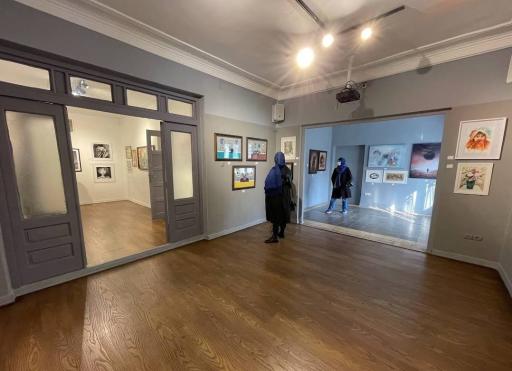 عکس کافه گالری ابتدا