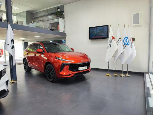 عکس تلاش خودرو ایرانیان