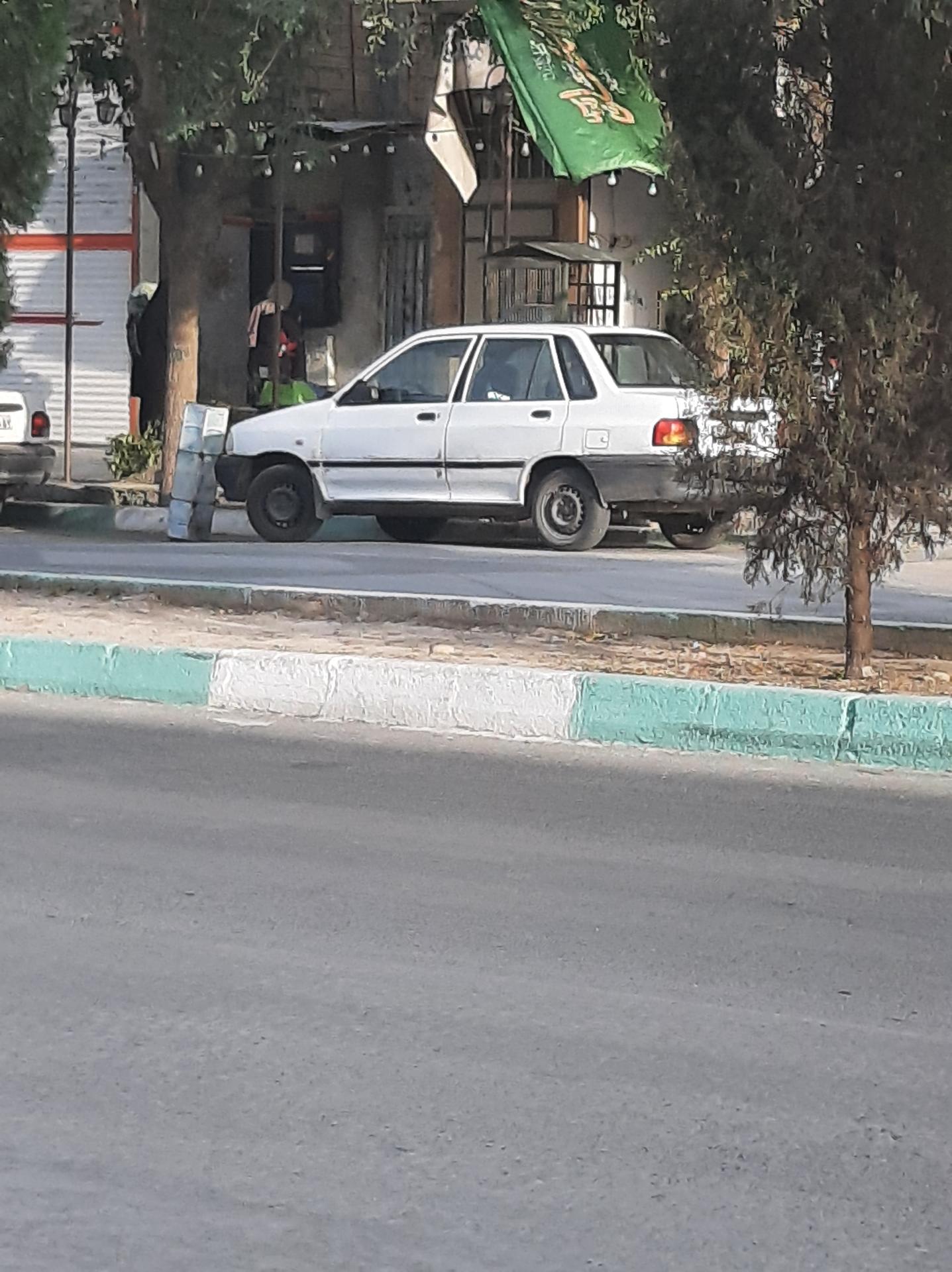 عکس عابر بانک