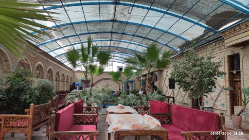 عکس رستوران سنتی عمارت مهر