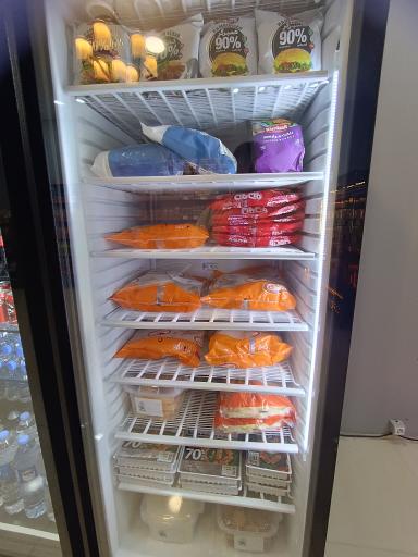 عکس آقای پروتئین 