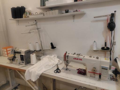 عکس مزون و خیاطی ناروَن