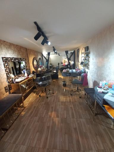 عکس سالن زیبایی طالین