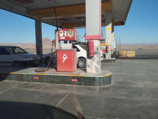 عکس پمپ بنزین