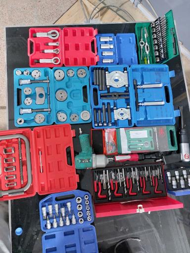 عکس شارژ گاز کولر خودرو با دستگاه اتومات لانچ لطفی