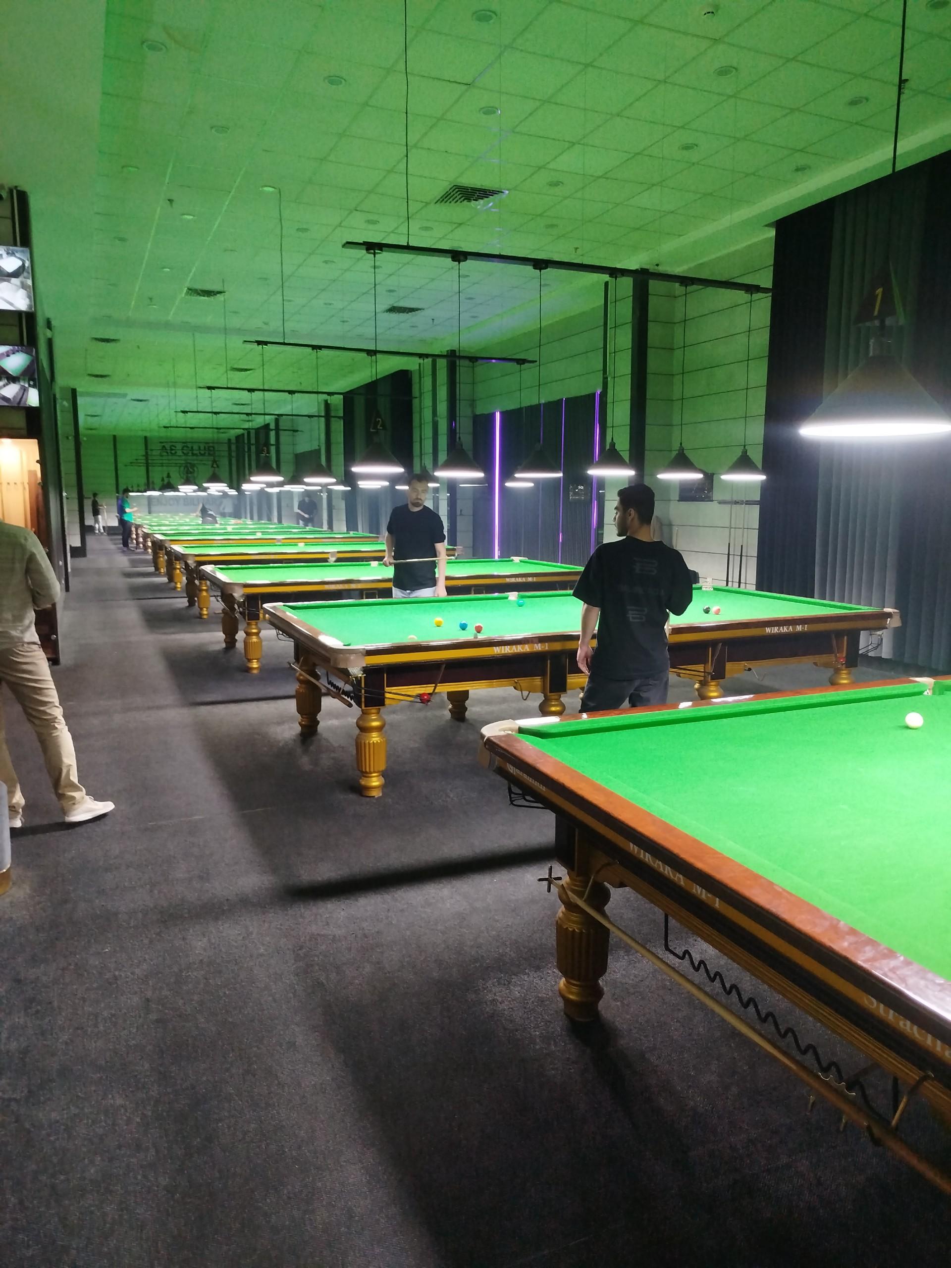 عکس سالن بیلیارد آس کلاب