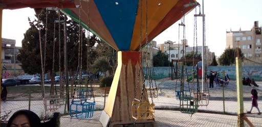 عکس شهربازی کلاه قرمزی