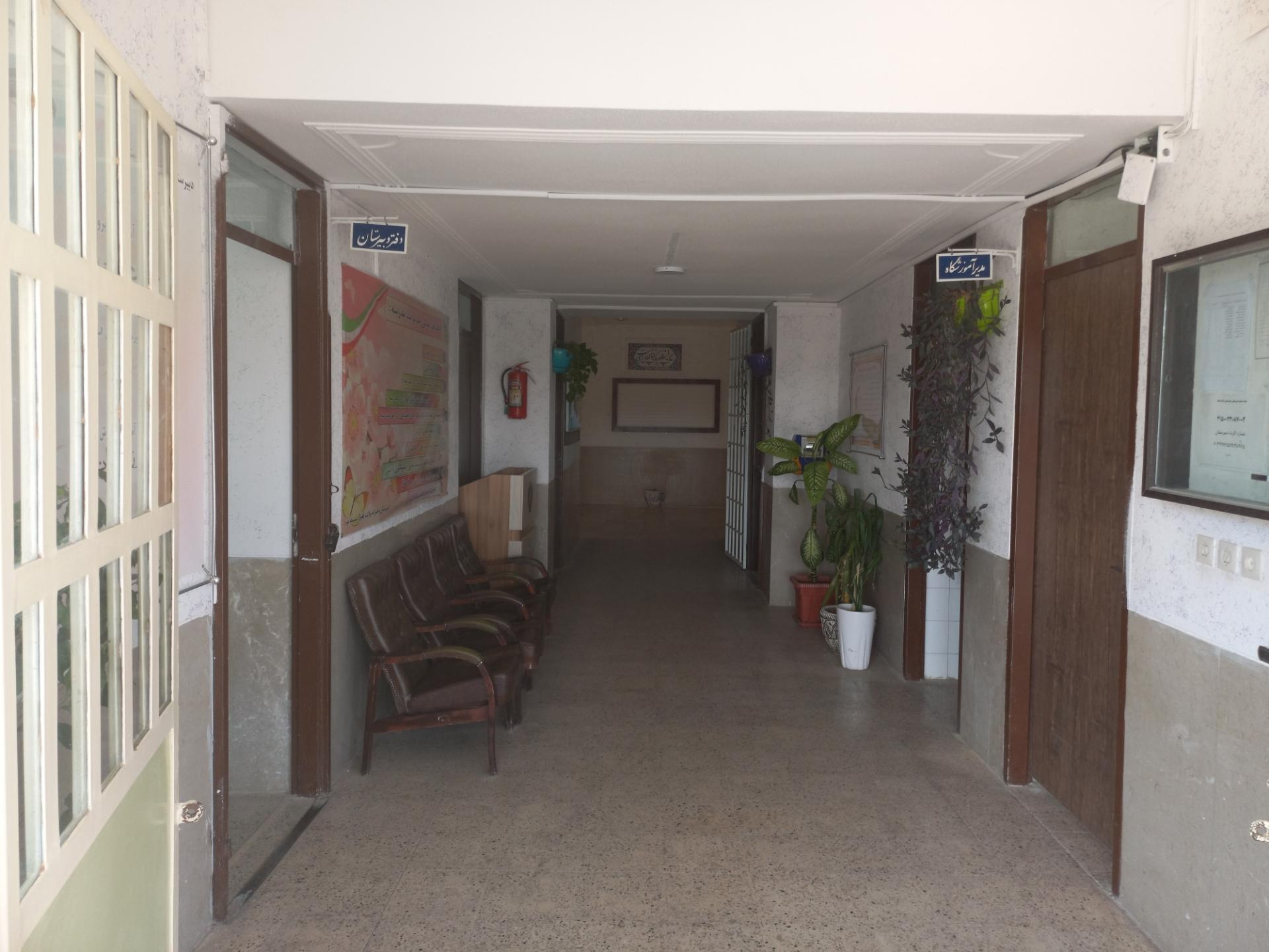 عکس دبیرستان دخترانه ولایت فقیه 