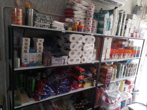 عکس فروشگاه یکبارمصرف الماس