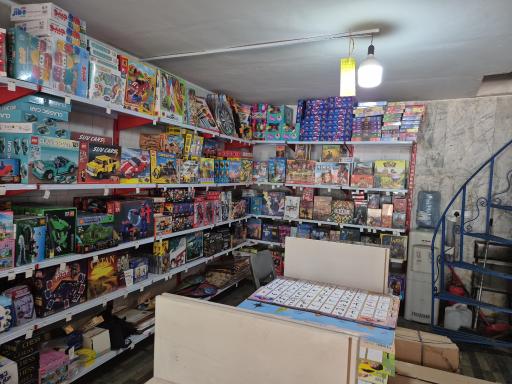 عکس فروشگاه آوانگارد