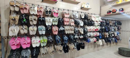 عکس دمپایی و صندل رنگین پا
