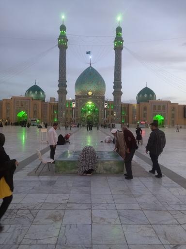 عکس مقبره شهید گمنام جمکران