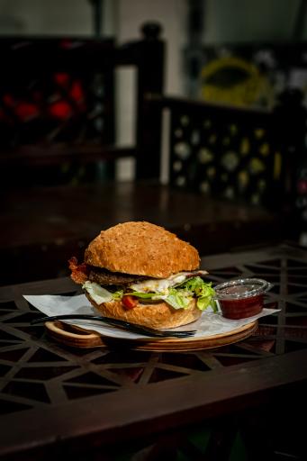 عکس فست فود مسترمزه