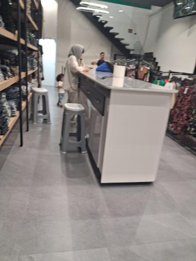 عکس فروشگاه پاپیون