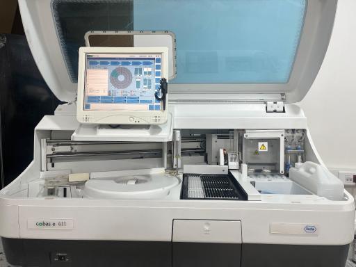 عکس آزمایشگاه دکتر محمدیان