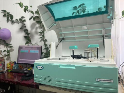 عکس آزمایشگاه دکتر محمدیان