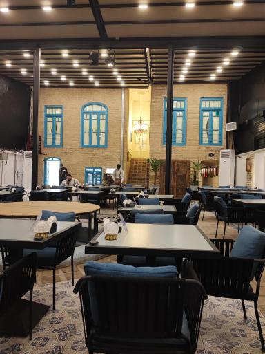 عکس عمارت مادام موسیو
