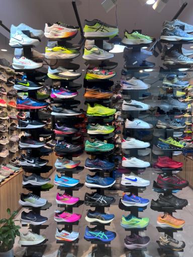 عکس کتونی اورجینال رانینگ روم ایران