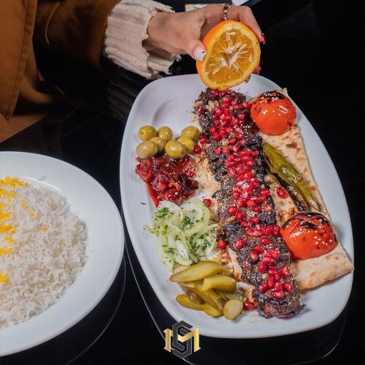 عکس باغ رستوران مجلل اکباتان