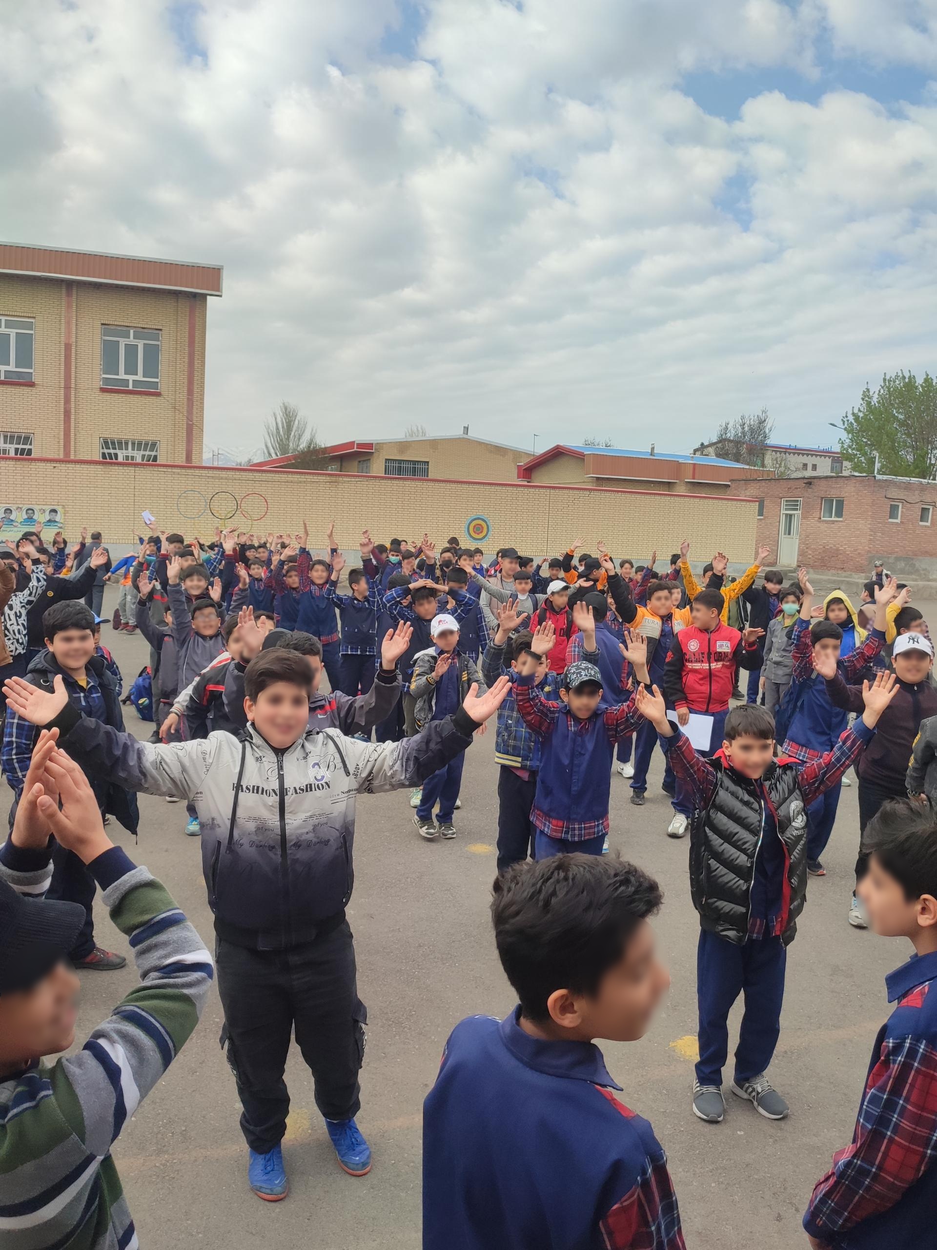 عکس دبستان پسرانه معلم