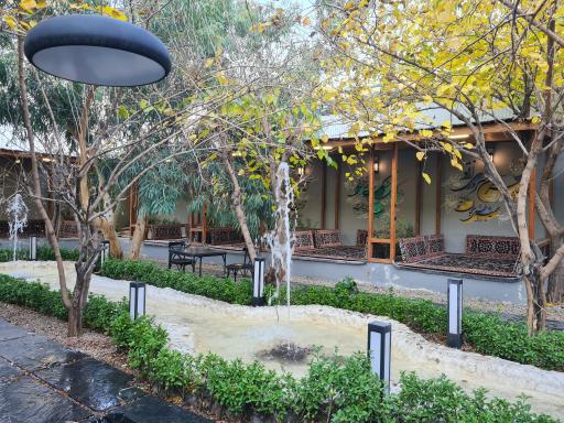 عکس باغ رستوران مجلل اکباتان