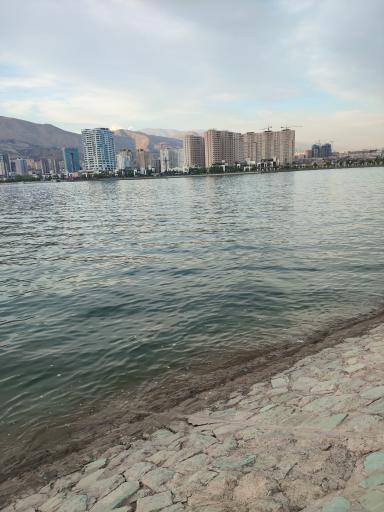 عکس گذر موج دریاچه چیتگر