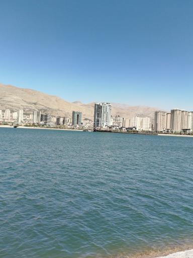 عکس گذر موج دریاچه چیتگر