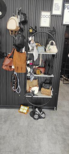 مزون ساحل صالحی