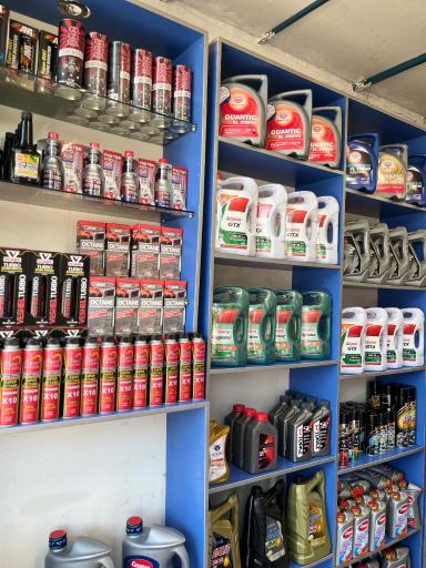 عکس فروشگاه روغن موتور کوروش