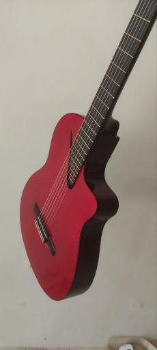 عکس کارگاه گیتار سازی بهنام آسیابانی 