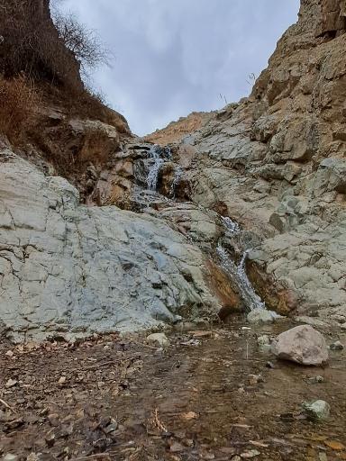 عکس آبشار دره نوسنگ حصارک