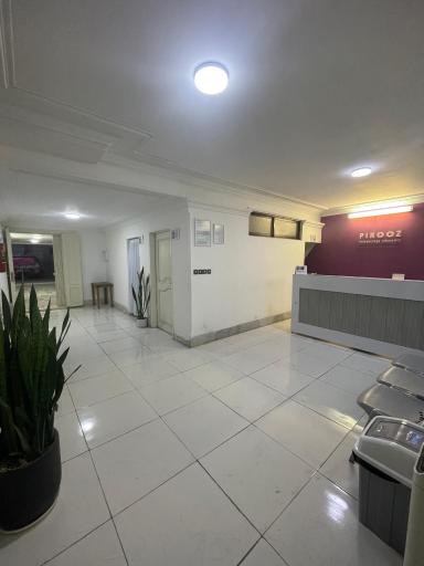 آزمایشگاه پاتوبیولوژی پیروز