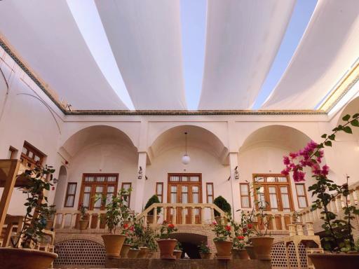 عکس هتل کاشانه روشن