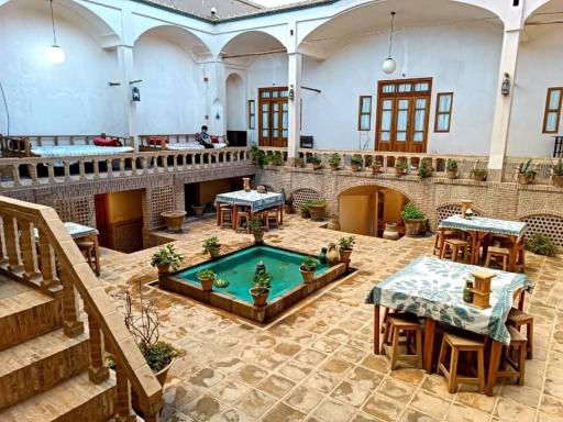 هتل کاشانه روشن