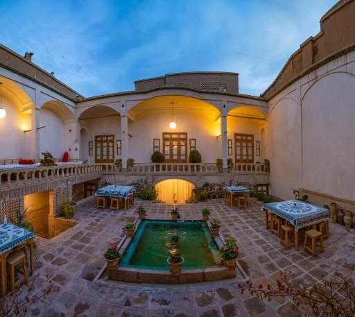 هتل کاشانه روشن