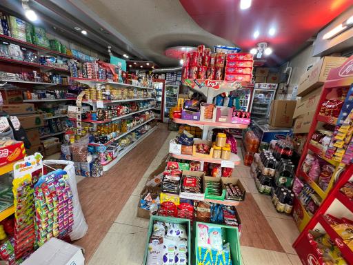 عکس سوپرمارکت قرمزآبی