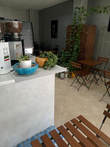 عکس کافه آنالی