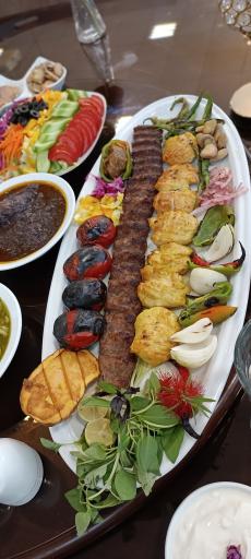 عکس کافه رستوران میزبان