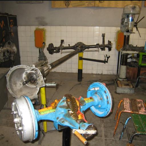 عکس کارگاه مکانیک خودرو 