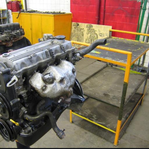 عکس کارگاه مکانیک خودرو 