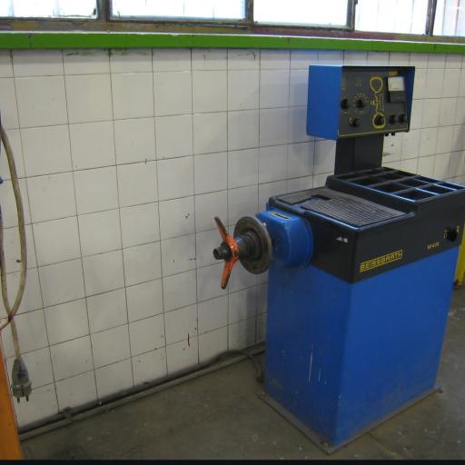 عکس کارگاه مکانیک خودرو 