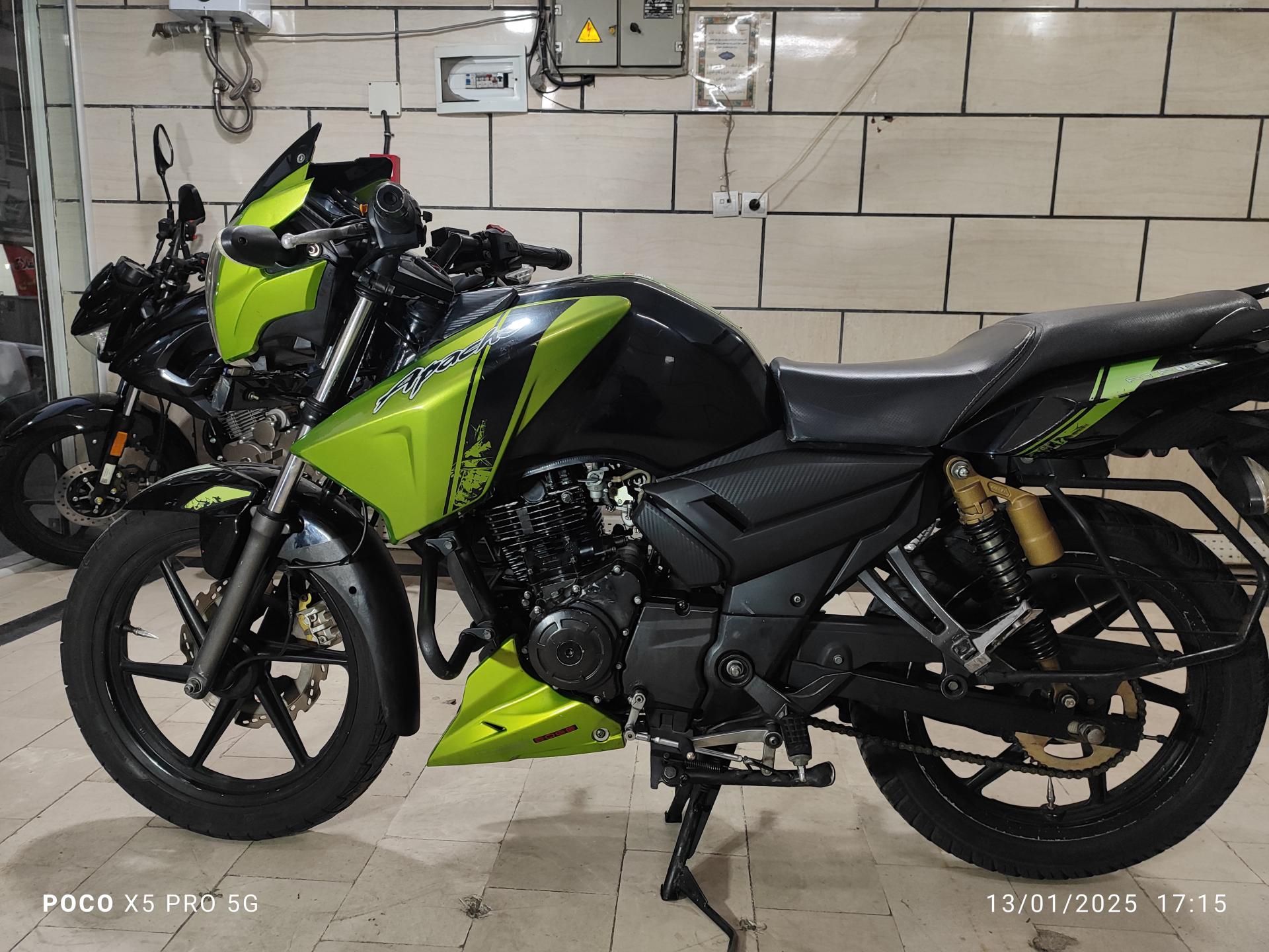 عکس فروشگاه موتورسیکلت باروج