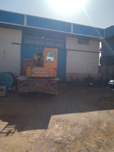 عکس فروشگاه الکتروتکنیک مومنی