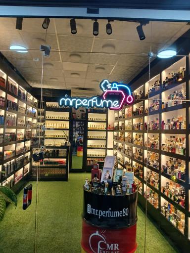 عکس فروشگاه آقای عطر