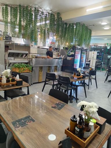 عکس حلیم و عدسی کرمی (شعبه ولیعصر)