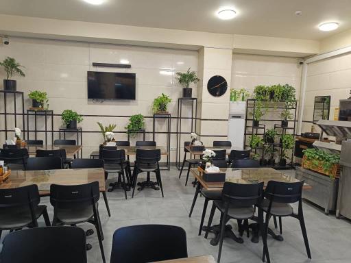 عکس حلیم و عدسی کرمی (شعبه ولیعصر)