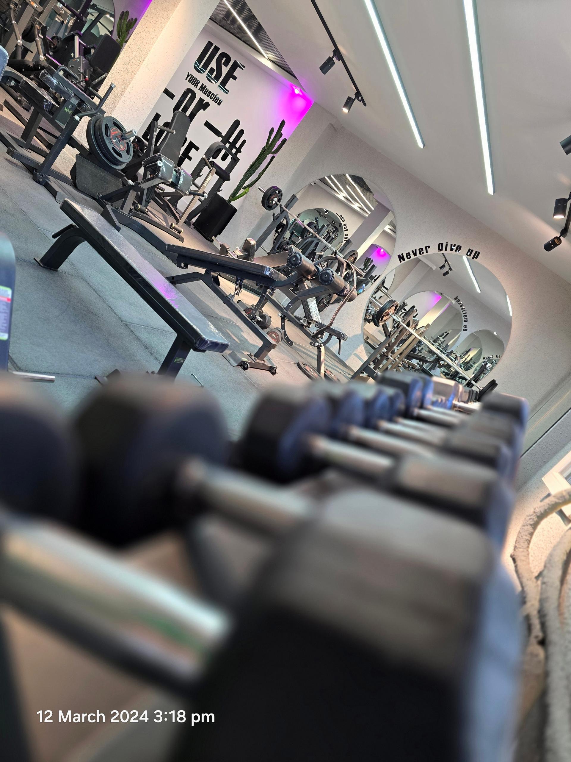 عکس باشگاه بدنسازی ایت فیتنس کلاب